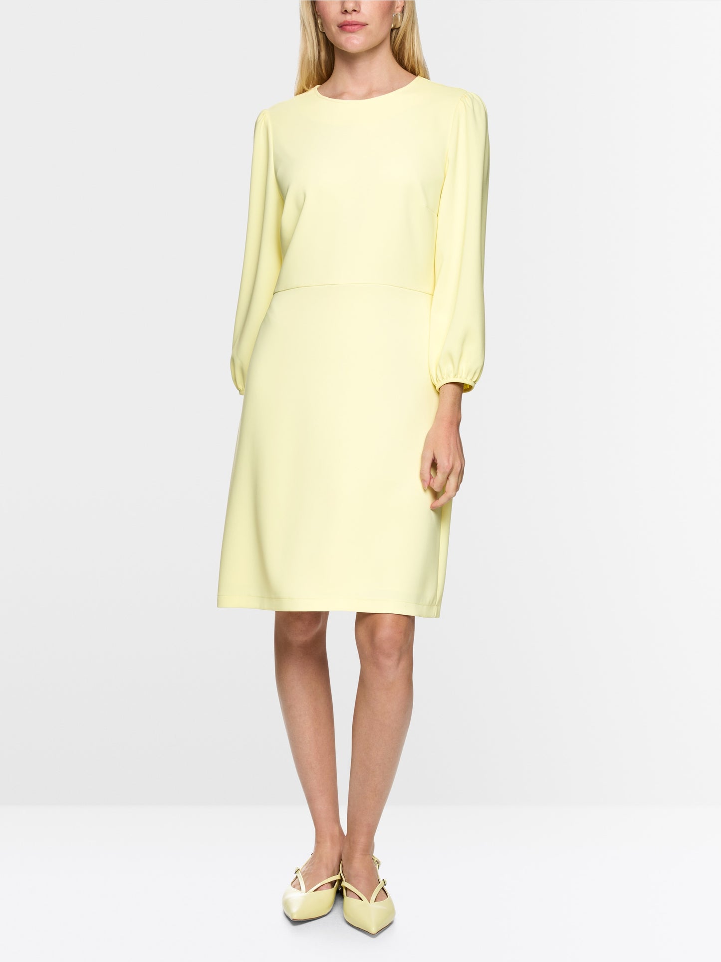 Kleid tailliert