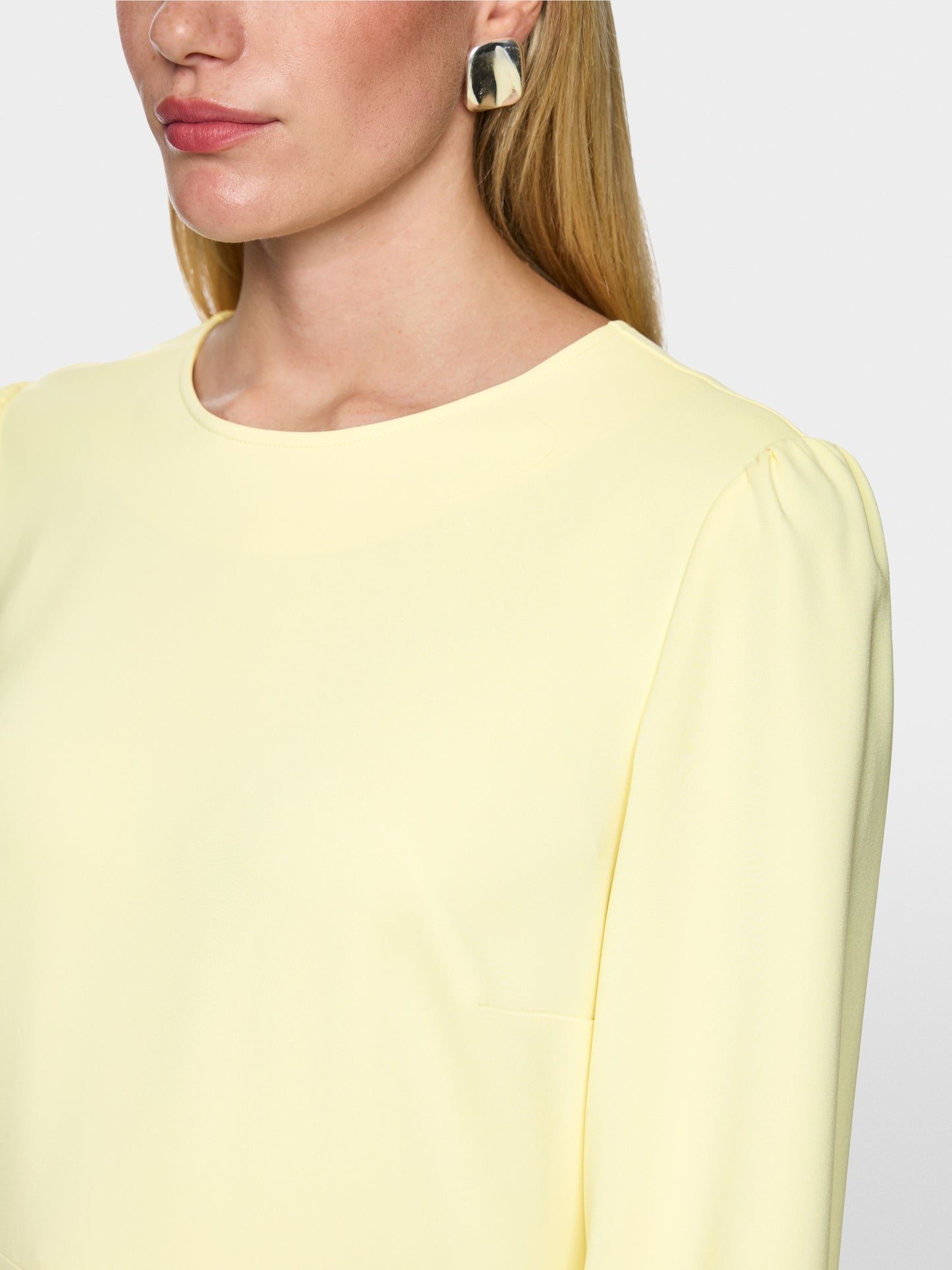 Kleid tailliert