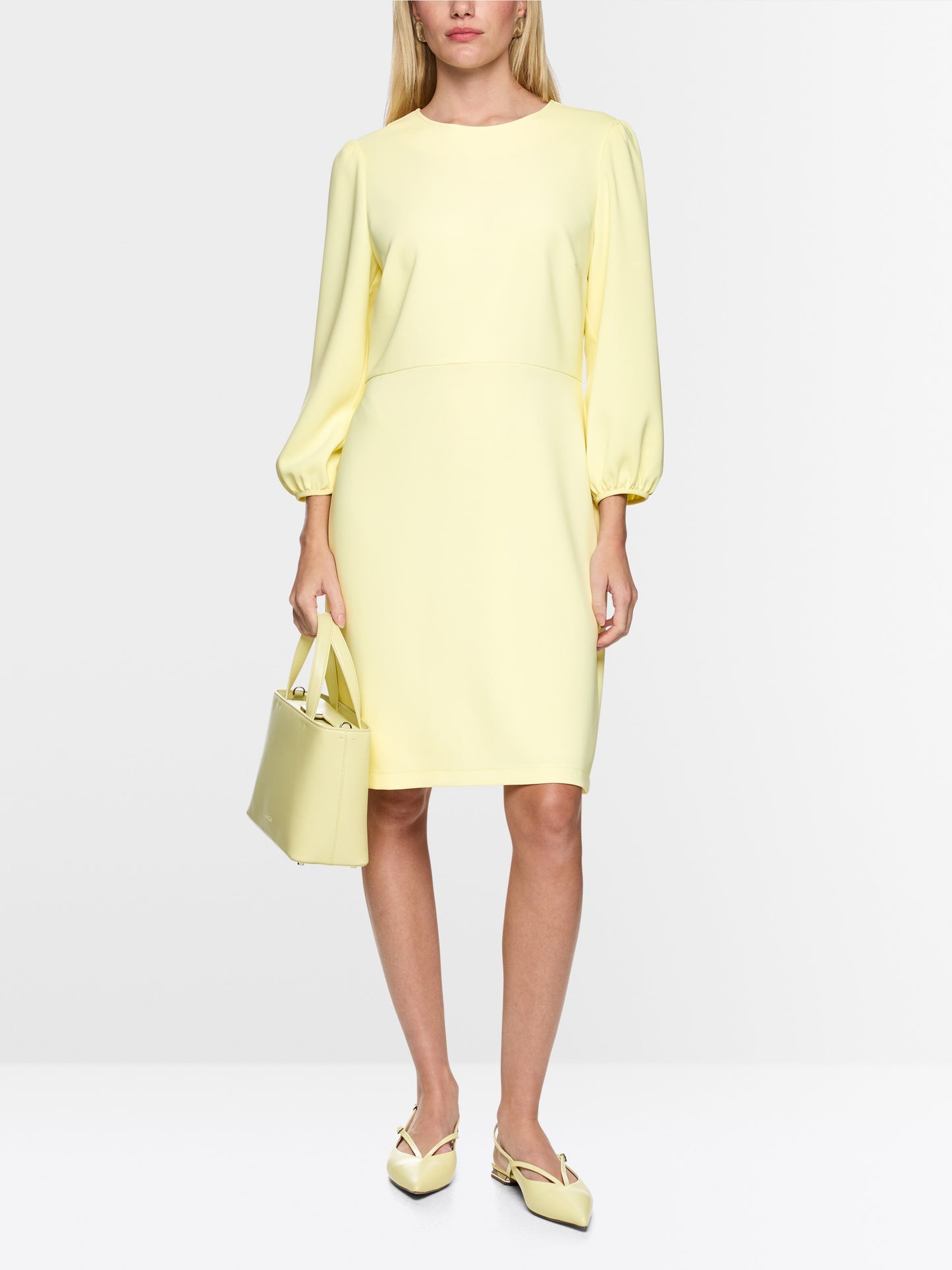 Kleid tailliert