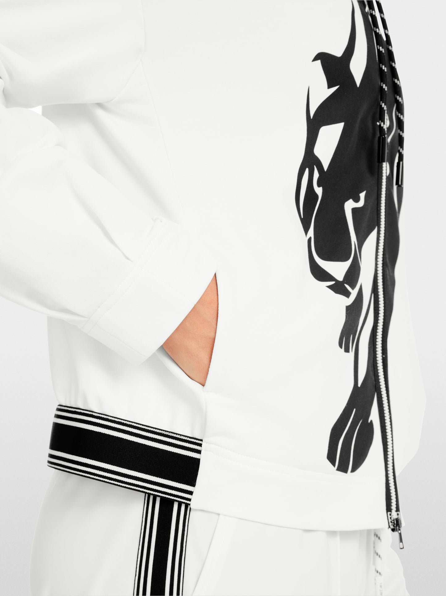 Weite Zippjacke mit Panther-Motiv